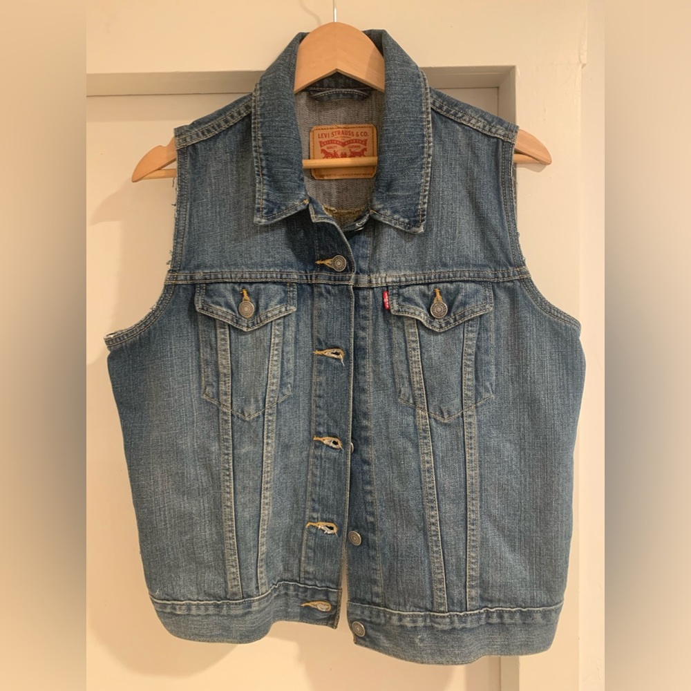 Levi’s women’s denim vest XL jean jacket vest trucker